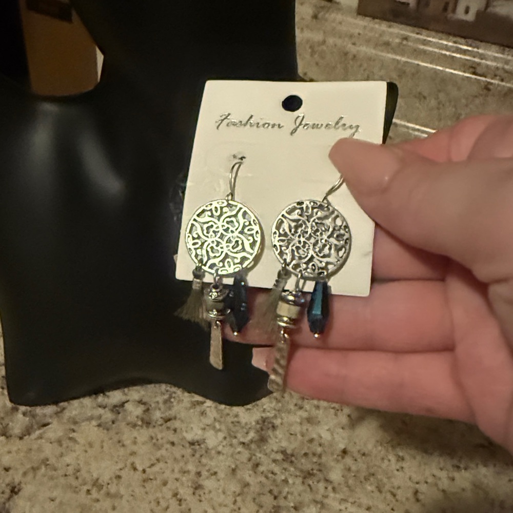 Nwt Silver And Blue Dangle Statement Earrings - image 5